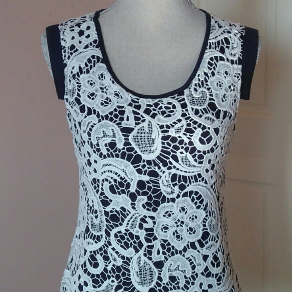 Modcloth “Oh Haiku There” Lace Top M NWOT